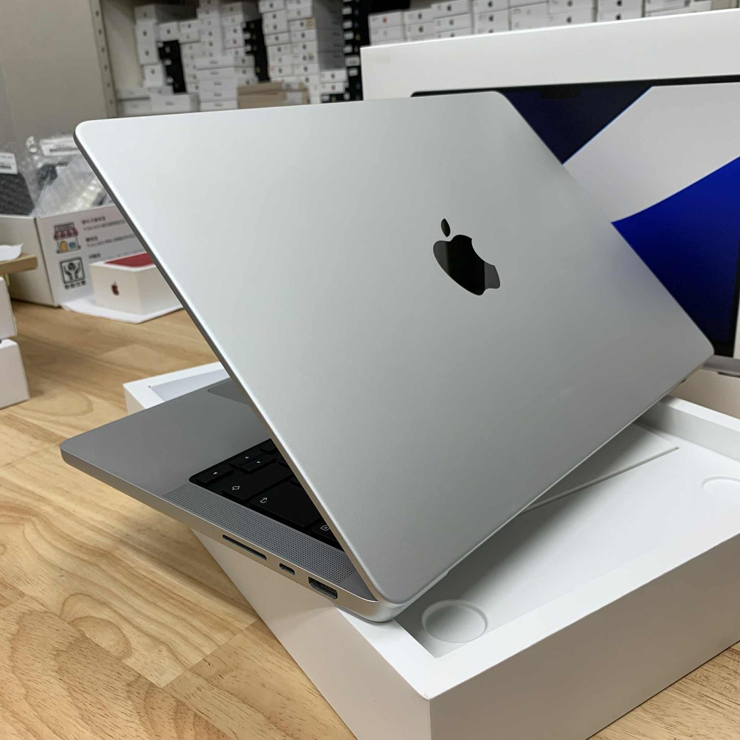 M1MAX】 MacBook Pro 14インチ 64GB 2TB シルバー