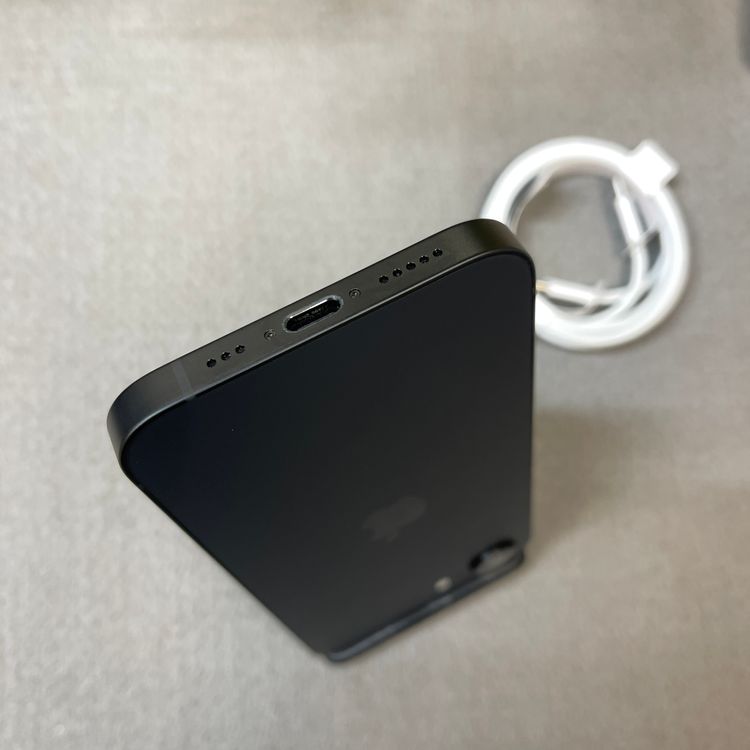 ����Ʊ�� iPhone 16e 128GB �֥�å� ������ SIM�ե꡼ ����̵��