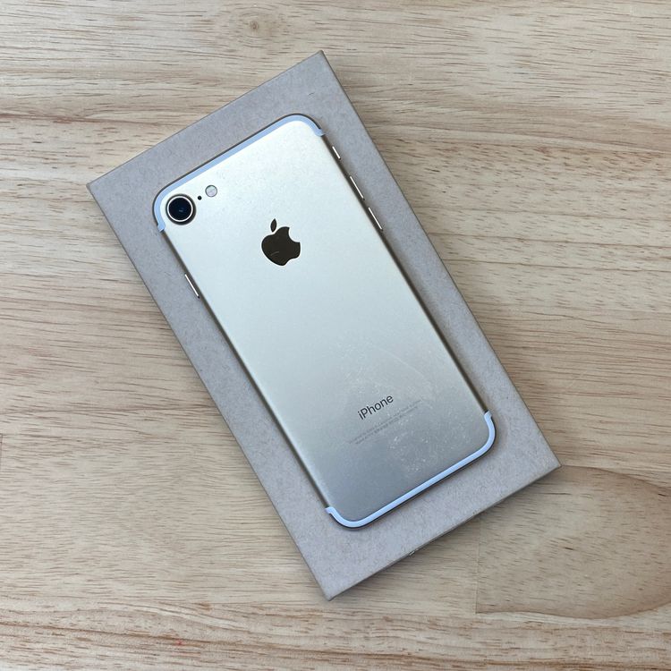 �Хåƥ꡼ 88% iPhone 7 32GB ������ɡ������� SIM�ե꡼����̵��