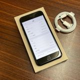 �Хåƥ꡼ 94% iPhone SE3 64GB �ߥåɥʥ��� ������ SIM�ե꡼ ����̵��