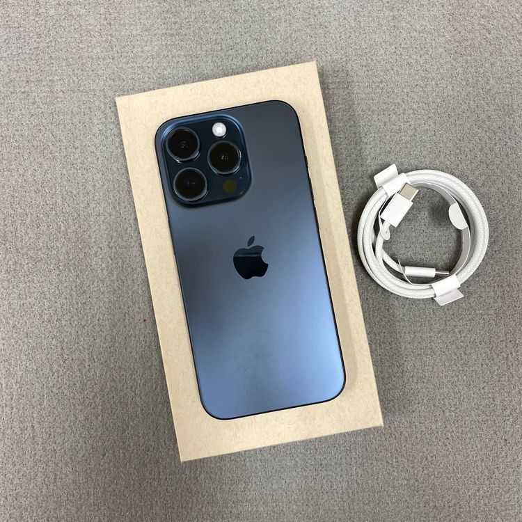 iPhone 15Pro 128GB �֥롼  ������SIM�ե꡼ ����̵��