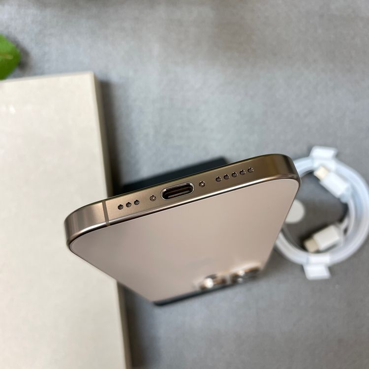 ����Ʊ�� iPhone16Pro 256GB �ǥ����� ������ SIM�ե꡼ ����̵��