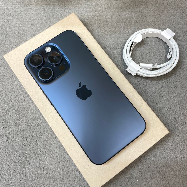 �Хåƥ꡼ 100% iPhone 15Pro 256GB �֥롼 ������ SIM�ե꡼