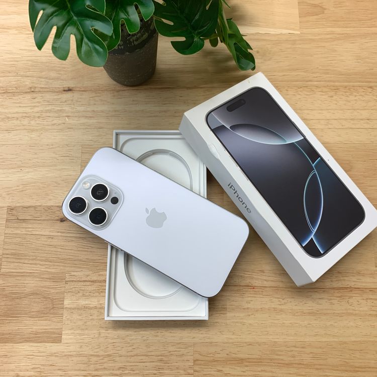 �Хåƥ꡼ 87�� iPhone16Pro 512GB �ۥ磻�ȹ����� SIM�ե꡼����̵��