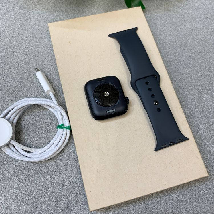�Хåƥ꡼100% Apple Watch SE 3 40mm GPS��ǥ�