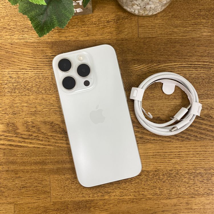 iPhone 15Pro 256GB �ۥ磻�� ������ SIM�ե꡼ ����̵��