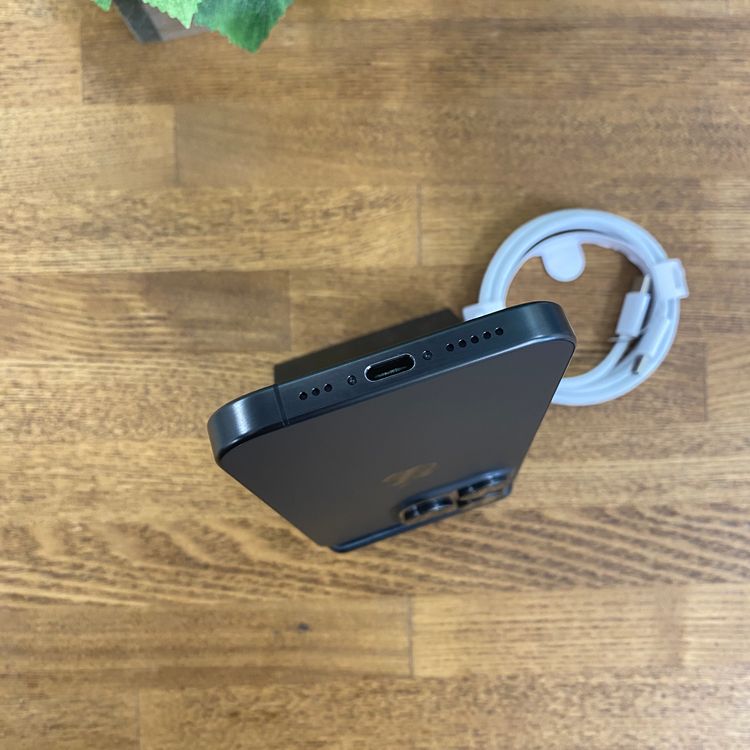 iPhone 15Pro 256GB �֥�å� ������ SIM�ե꡼ ����̵��