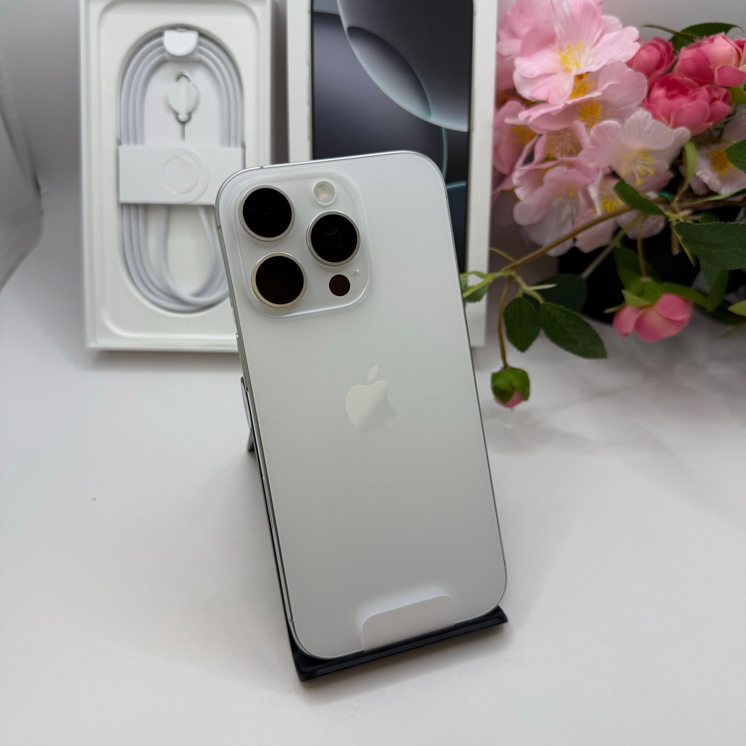 【未使用・開封済】 iPhone 16 Pro 128GB 箱に傷あり ムスビー|新品・開封済 iPhone16Pro 128GB ホワイト 送料無料