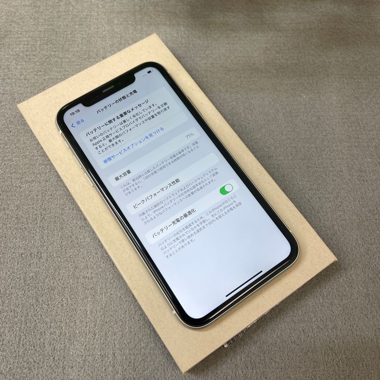 iPhone 11  64GB �ۥ磻�� ������ SIM�ե꡼ ����̵��