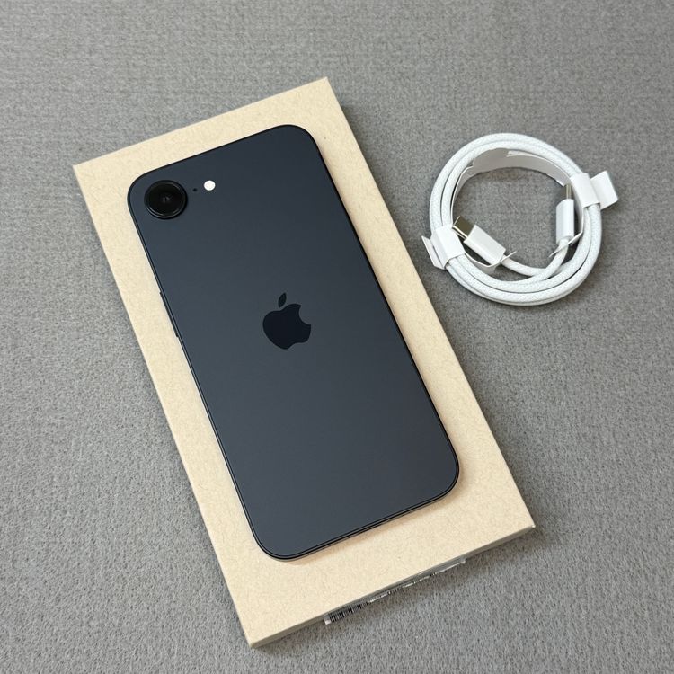 �Хåƥ꡼100% iPhone 16e 128GB �֥�å� ������SIM�ե꡼����̵��