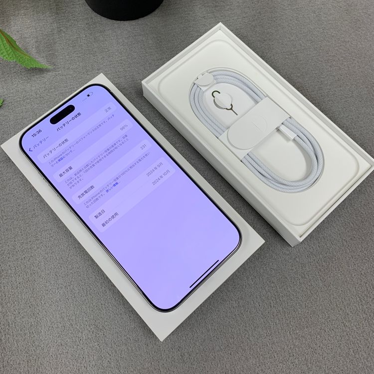 �Хåƥ꡼ 98% iPhone 16ProMax 512GB �ۥ磻�� ������ SIM�ե꡼