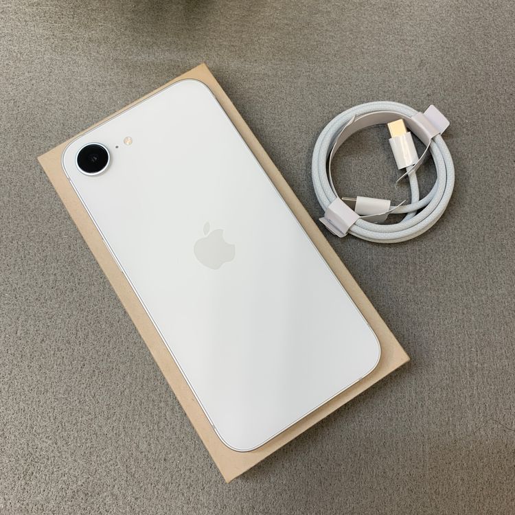�Хåƥ꡼100% iPhone 16e 128GB �ۥ磻�� ������ SIM�ե꡼����̵��