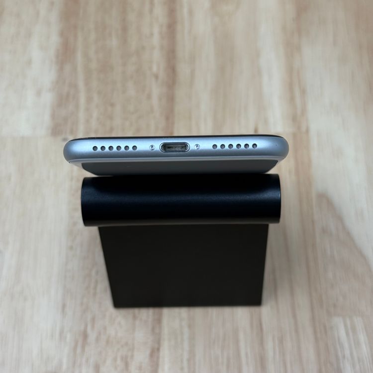 iPhoneSE 2 64GB SIMե꡼ ۥ磻 ̵