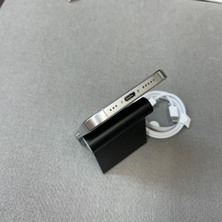 iPhone16 Pro 128GB �ۥ磻�ȥ����˥��� ������ SIM�ե꡼ȯ��̵��