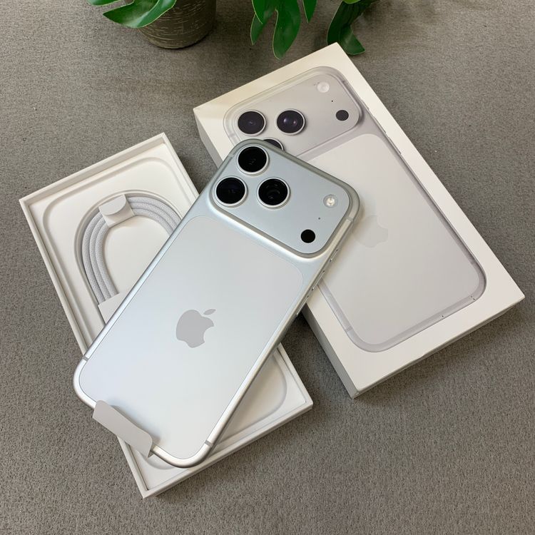 ���ʡ�̤���� iPhone 17Pro 256GB ����С�Apple�� SIM�ե꡼����̵��