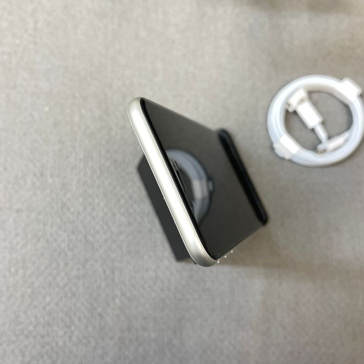 ���� iPhone SE2 64Gb �ۥ磻�� ������ SIM�ե꡼ ����̵�� 13826