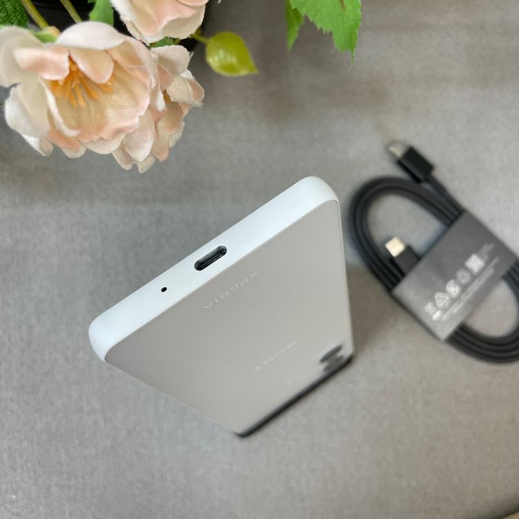 Xperia 10VI 128GB �ۥ磻�� SO-52E �ɥ����� SIM�ե꡼ ����̵��