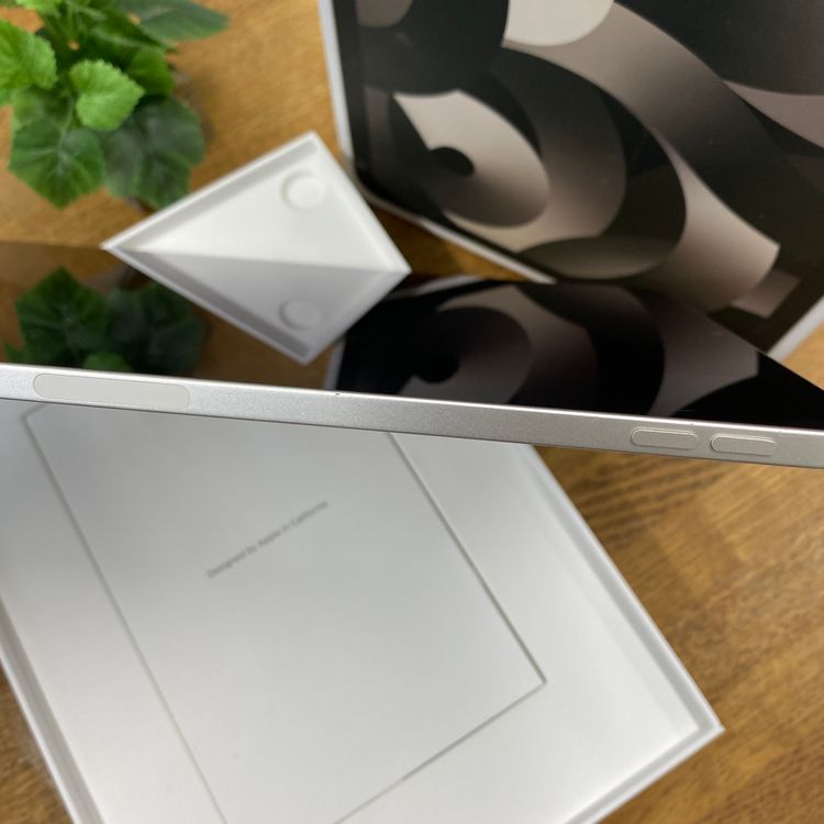iPad Air(��5����) 64GB �������饤�� Wi-Fi��ǥ� ����̵��