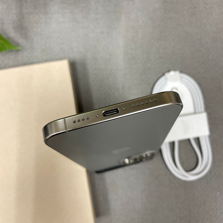 ����Ʊ�� iPhone 16ProMax 512GB �ʥ�����  ������ SIM�ե꡼����̵��