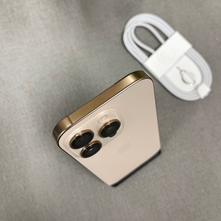 ����Ʊ�� �Хåƥ꡼ 100% iPhone16Pro 256GB �ǥ����� ������ SIM�ե꡼