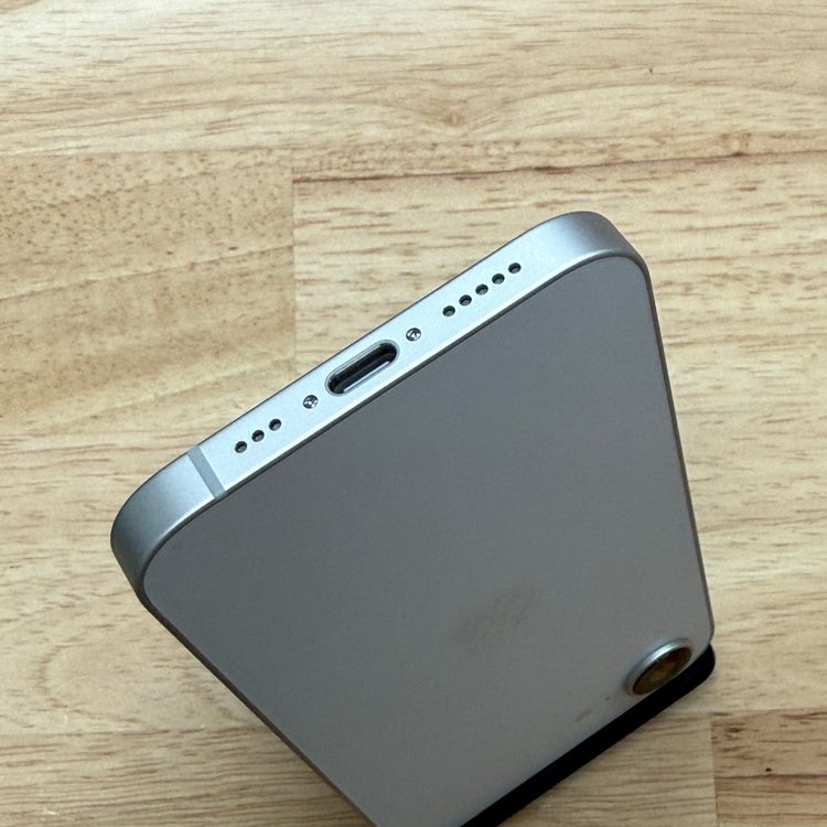 ����Ʊ�� iPhone 16e 128GB �ۥ磻�� ������SIM�ե꡼ ����̵��