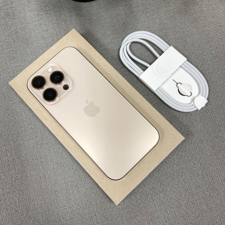 ����Ʊ�� �Хåƥ꡼ 100% iPhone16Pro 256GB �ǥ����� ������ SIM�ե꡼