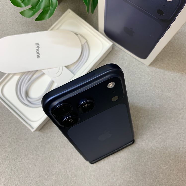 �Хåƥ꡼100% iPhone 17Pro 256GB �ǥ����ץ֥롼 Apple�� SIM�ե꡼