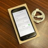 �Хåƥ꡼ 98% iPhone SE3 64GB �ߥåɥʥ��� ������ SIM�ե꡼ ����̵��