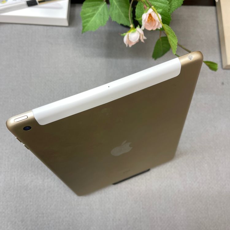 �Хåƥ꡼94% iPad �裵���� 32GB ������� WiFi + Cellular ����̵��