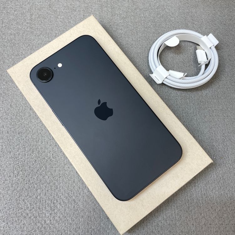 �Хåƥ꡼98% iPhone 16e 128GB �֥�å� Apple�� SIM�ե꡼����̵��