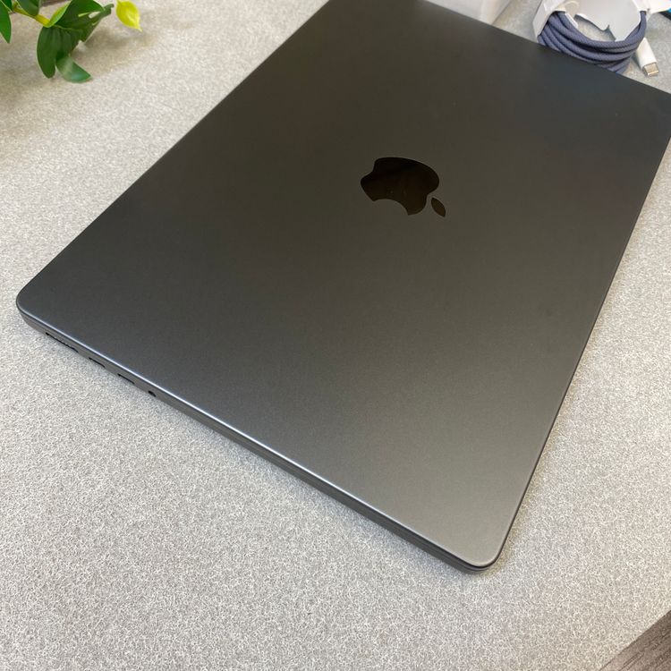 �Хåƥ꡼97% MacBook Pro 14����� 2025 M5 24GB 1TB ȯ��̵��