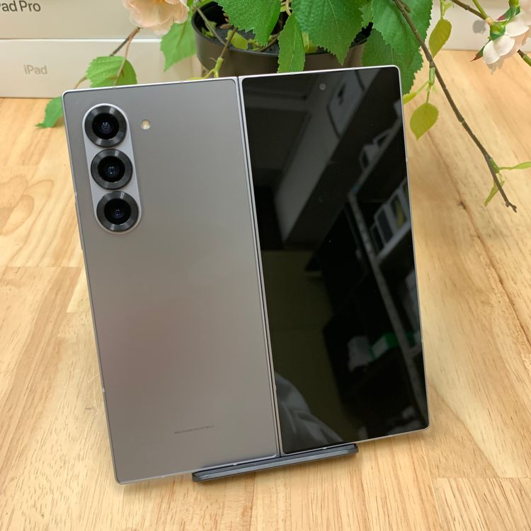 新品同様 Galaxy Z Fold6 シルバーシャドウ 国内版SIMフリー 送料無料