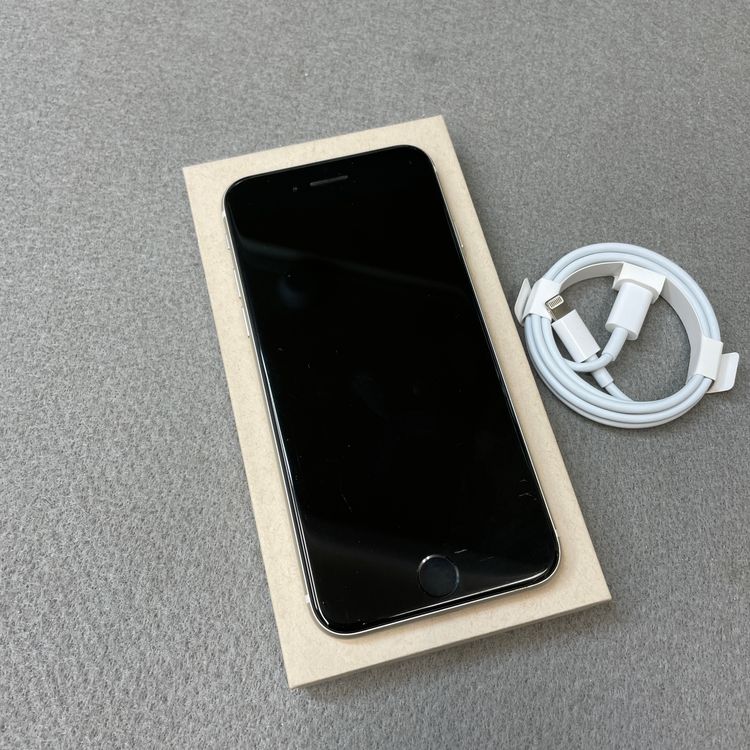 �Хåƥ꡼ 100% iPhone SE3 64GB �������饤�� ������ SIM�ե꡼ ����̵��