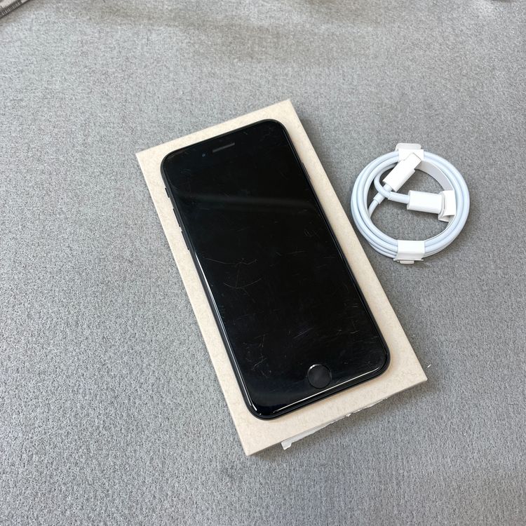 �Хåƥ꡼ 98% iPhone SE3 64GB �ߥåɥʥ��� ������ SIM�ե꡼ ����̵��