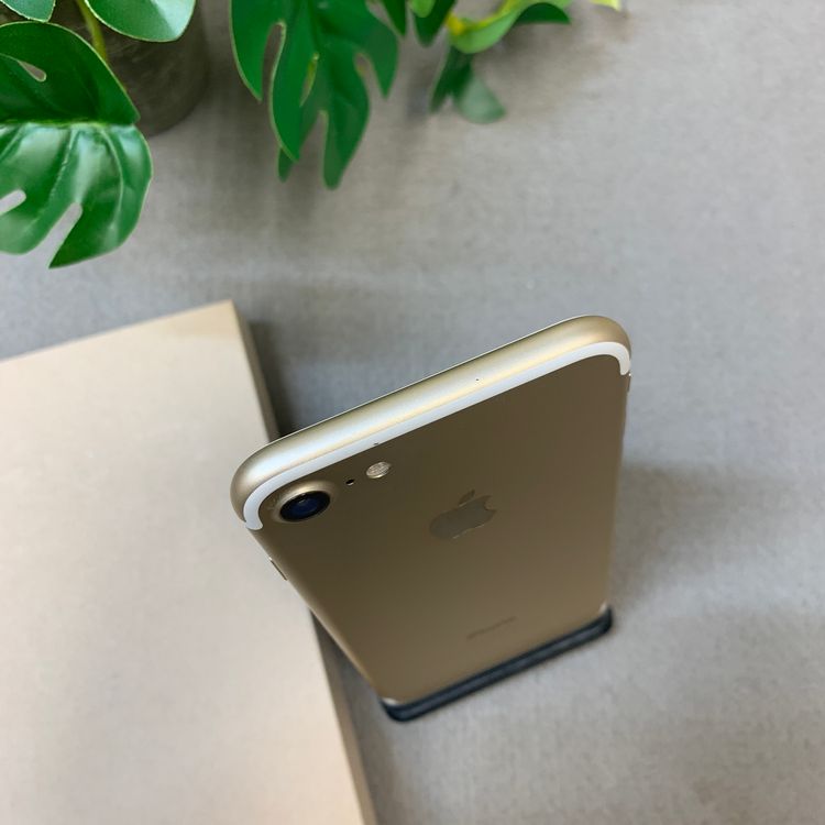 �Хåƥ꡼ 84�� iPhone 7 128GB ������� ����SIM�ե꡼ ����̵��