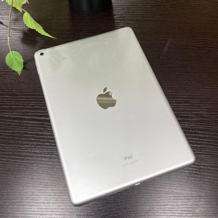 iPad 第9世代 64Gb 10.2インチ シルバー Wi-Fiモデル  送料無料