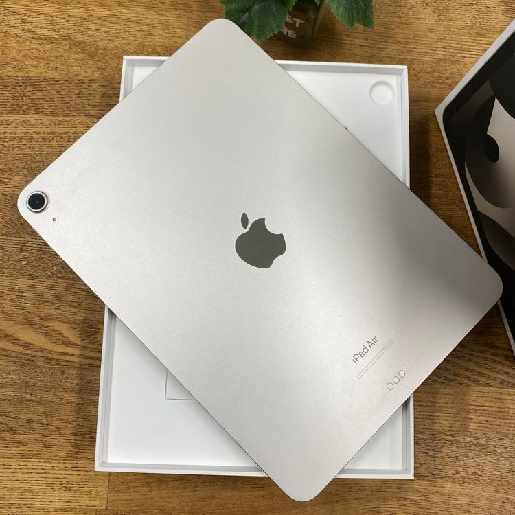 iPad Air(��5����) 64GB �������饤�� Wi-Fi��ǥ� ����̵��
