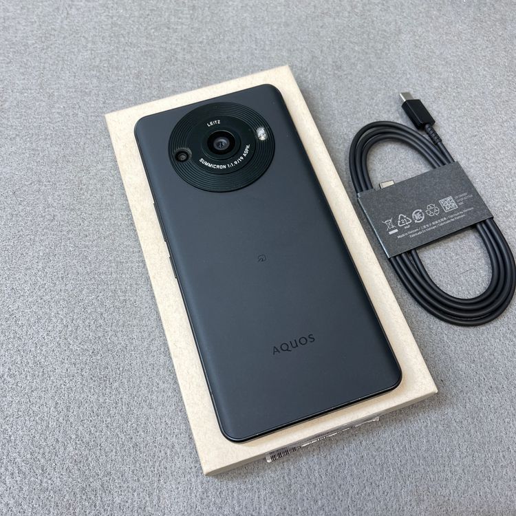 AQUOS R8 Pro 256GB �֥�å� ������ SIM�ե꡼����̵��