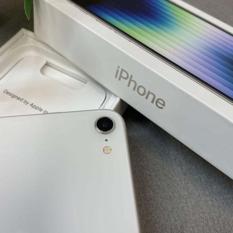 �Хåƥ꡼ 100% iPhone SE3 64GB �������饤�� ������ SIM�ե꡼ ����̵��