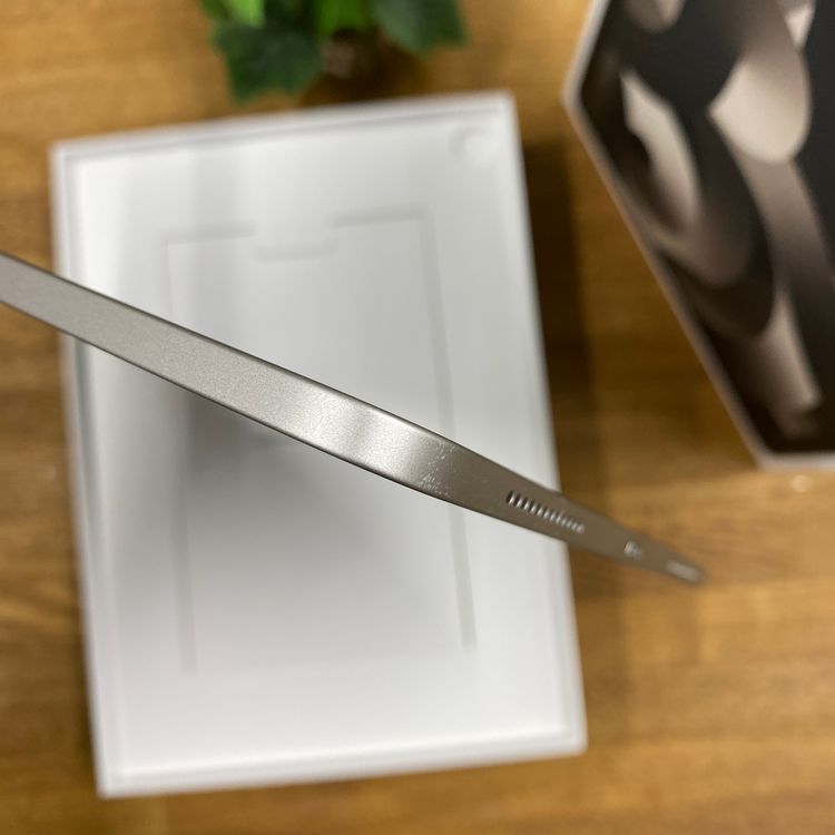 iPad Air(��5����) 64GB �������饤�� Wi-Fi��ǥ� ����̵��
