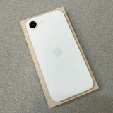 �Хåƥ꡼100% iPhone 16e 128GB �ۥ磻�� ������SIM�ե꡼����̵��
