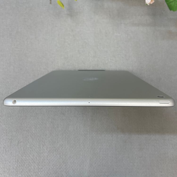 �Хåƥ꡼91�� iPad(��7����) 32GB ����С�WiFi��ǥ� ����̵��