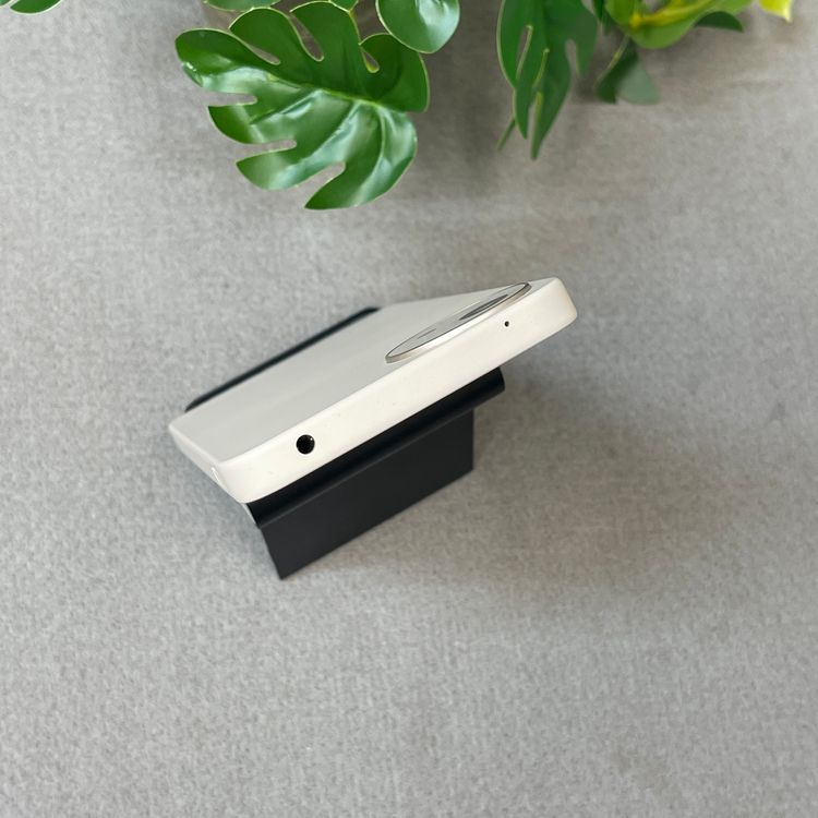 AQUOS Wish4 64GB �ۥ磻�� SH-52E �ɥ����� SIM�ե꡼