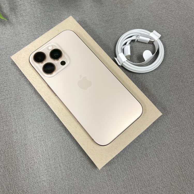 �Хåƥ꡼ 97% iPhone16Pro 256GB �ǥ����� ������ SIM�ե꡼����̵��