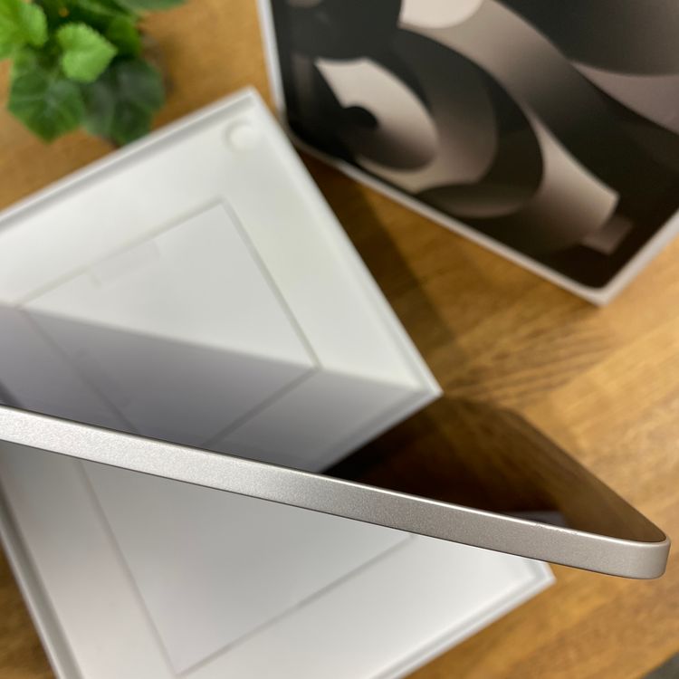iPad Air(��5����) 64GB �������饤�� Wi-Fi��ǥ� ����̵��