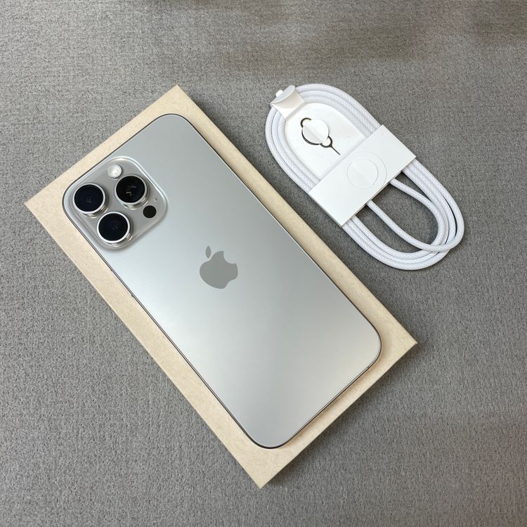 �Хåƥ꡼100% iPhone 16ProMax 512GB �ʥ����� ������ SIM�ե꡼