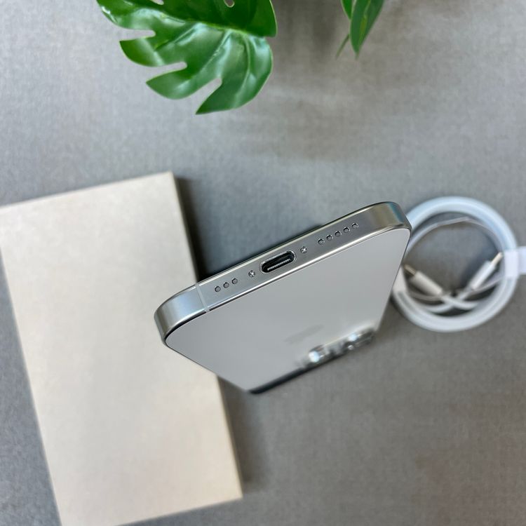 �Хåƥ꡼ 90�� iPhone16Pro 512GB �ۥ磻�� ������ SIM�ե꡼ ����̵��
