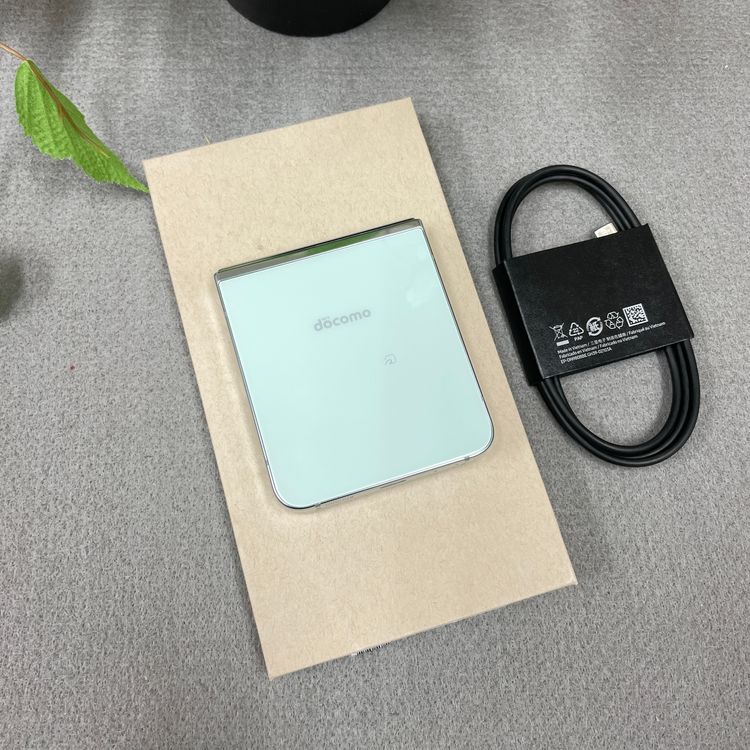 ����Ʊ�� Galaxy Z Flip5 256GB �ߥ�� ������SIM�ե꡼ ����̵��