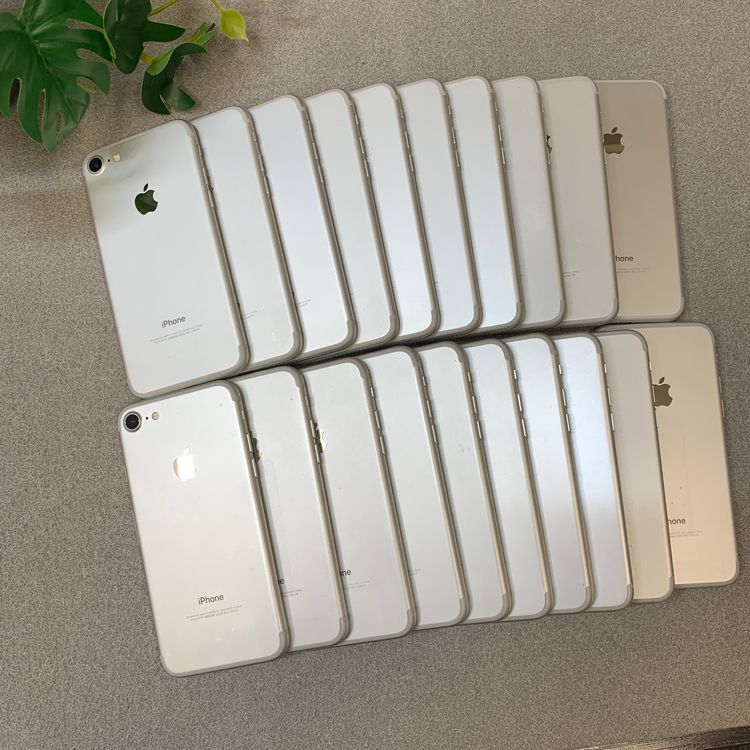20�� ���å� iPhone 7 32GB ����С� ������SIM�ե꡼����̵��