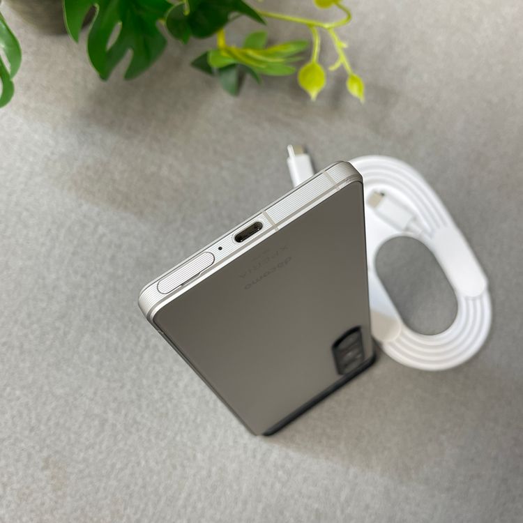 Sony Xperia 1 V SO-51D 256GB ����С� ������ SIM�ե꡼����̵��